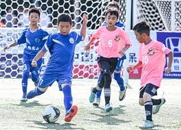 皇马球迷报到！他们不止能吸引最好的球员！意美女主持加盟皇马TV