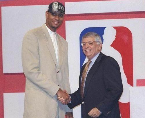 由于出场并 由于出场并